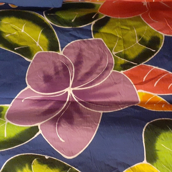 Island planet floral sarong - Picture 3 of 7